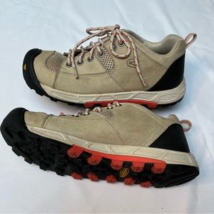 Keen Wichita beige Hiking Shoes in Sandollar Size 7.5